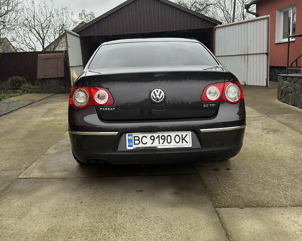 Коричневый Фольксваген Пассат, объемом двигателя 1.97 л и пробегом 285 тыс. км за 6500 $, фото 5 на Automoto.ua