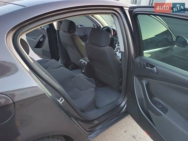 Коричневий Фольксваген Пассат, об'ємом двигуна 2 л та пробігом 342 тис. км за 6600 $, фото 1 на Automoto.ua