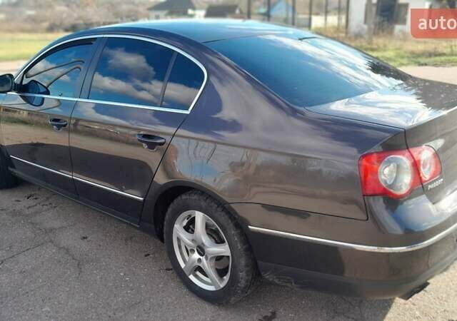 Коричневий Фольксваген Пассат, об'ємом двигуна 1.98 л та пробігом 205 тис. км за 5900 $, фото 1 на Automoto.ua