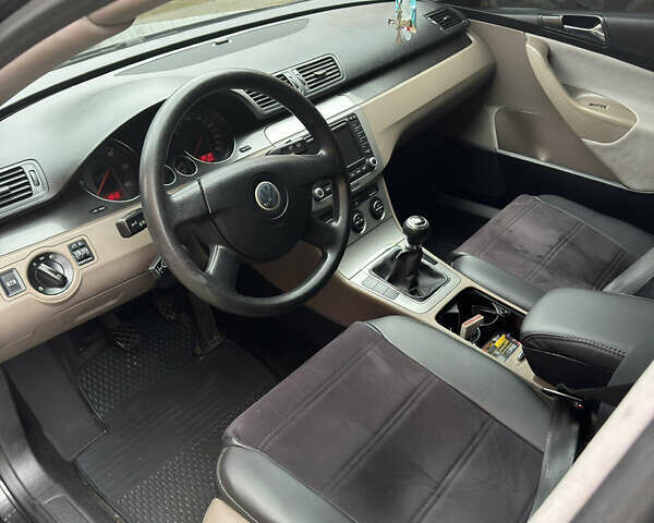 Коричневый Фольксваген Пассат, объемом двигателя 1.97 л и пробегом 285 тыс. км за 6500 $, фото 2 на Automoto.ua