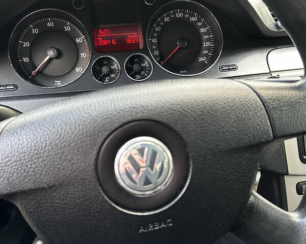 Коричневый Фольксваген Пассат, объемом двигателя 1.6 л и пробегом 208 тыс. км за 5800 $, фото 12 на Automoto.ua