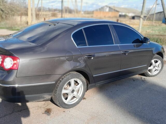 Коричневий Фольксваген Пассат, об'ємом двигуна 2 л та пробігом 205 тис. км за 5900 $, фото 1 на Automoto.ua