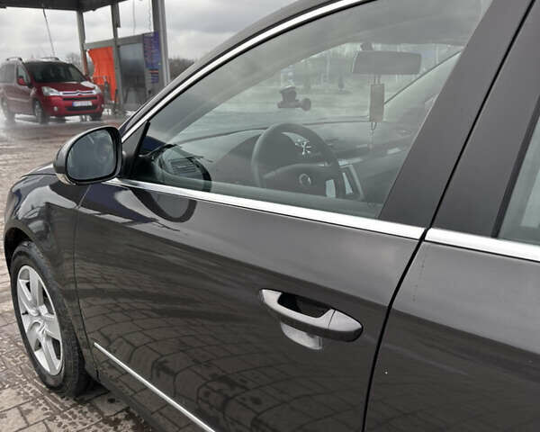 Коричневый Фольксваген Пассат, объемом двигателя 1.6 л и пробегом 208 тыс. км за 5800 $, фото 10 на Automoto.ua