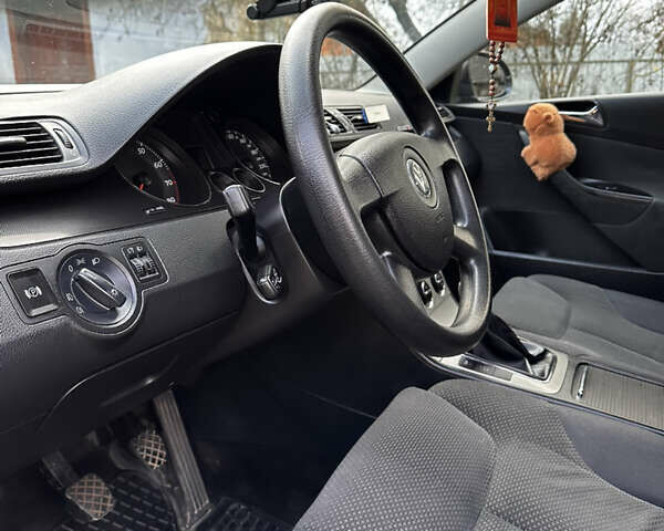 Коричневый Фольксваген Пассат, объемом двигателя 1.6 л и пробегом 208 тыс. км за 5800 $, фото 20 на Automoto.ua