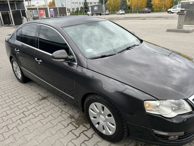 Коричневий Фольксваген Пассат, об'ємом двигуна 2 л та пробігом 350 тис. км за 5000 $, фото 1 на Automoto.ua