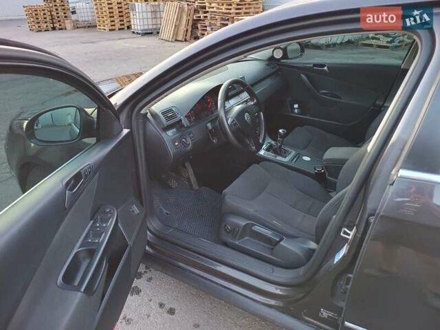 Коричневий Фольксваген Пассат, об'ємом двигуна 2 л та пробігом 342 тис. км за 6600 $, фото 3 на Automoto.ua