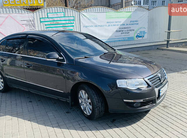 Коричневый Фольксваген Пассат, объемом двигателя 1.6 л и пробегом 180 тыс. км за 5900 $, фото 8 на Automoto.ua