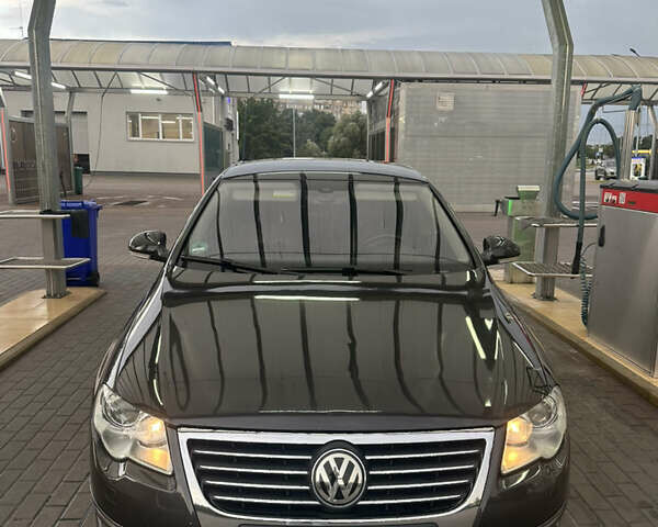 Коричневий Фольксваген Пассат, об'ємом двигуна 1.97 л та пробігом 227 тис. км за 7990 $, фото 1 на Automoto.ua