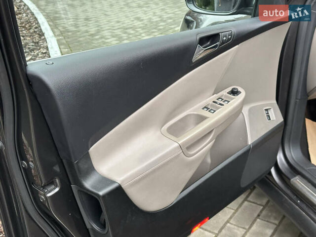 Коричневий Фольксваген Пассат, об'ємом двигуна 1.6 л та пробігом 270 тис. км за 6200 $, фото 18 на Automoto.ua