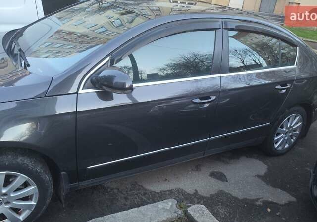 Коричневый Фольксваген Пассат, объемом двигателя 2 л и пробегом 230 тыс. км за 6250 $, фото 6 на Automoto.ua