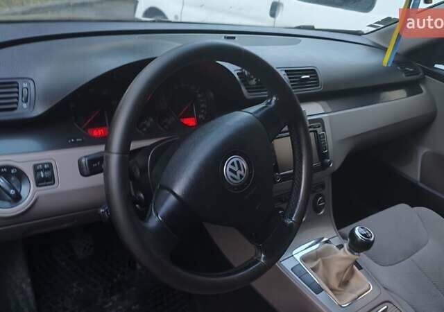 Коричневый Фольксваген Пассат, объемом двигателя 2 л и пробегом 230 тыс. км за 6250 $, фото 5 на Automoto.ua