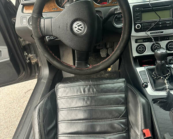 Коричневый Фольксваген Пассат, объемом двигателя 1.97 л и пробегом 300 тыс. км за 5400 $, фото 8 на Automoto.ua