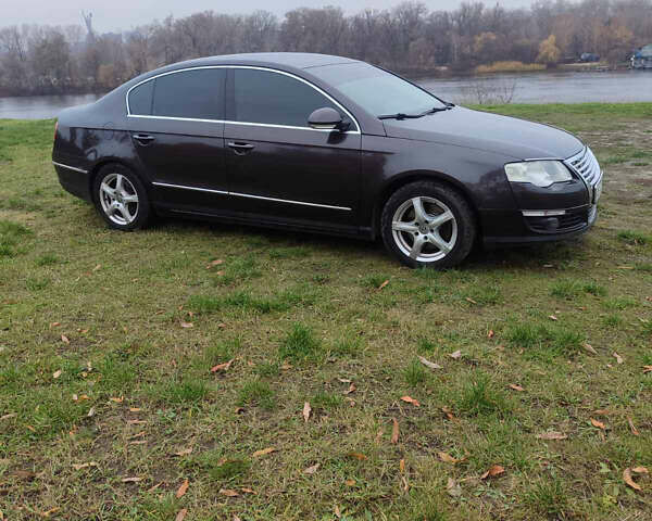 Коричневый Фольксваген Пассат, объемом двигателя 1.6 л и пробегом 350 тыс. км за 5800 $, фото 5 на Automoto.ua