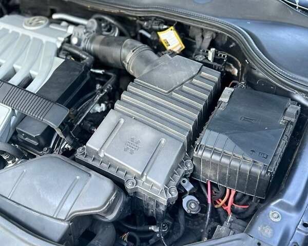 Коричневий Фольксваген Пассат, об'ємом двигуна 3.2 л та пробігом 197 тис. км за 6500 $, фото 4 на Automoto.ua