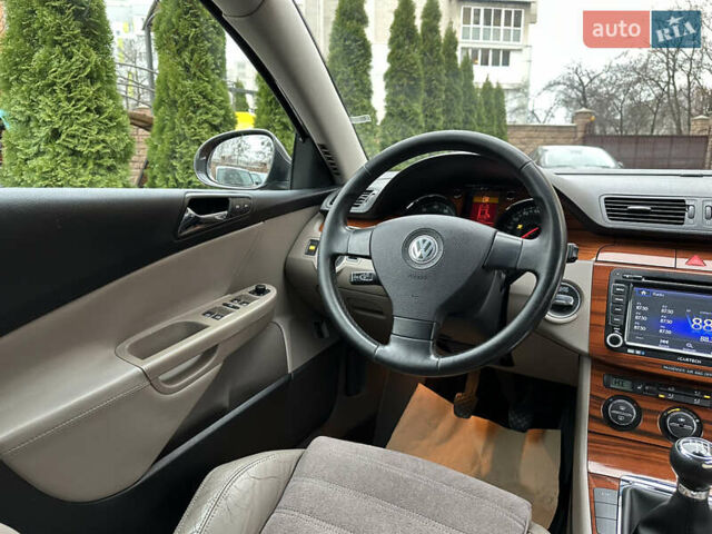 Коричневий Фольксваген Пассат, об'ємом двигуна 1.6 л та пробігом 270 тис. км за 6200 $, фото 28 на Automoto.ua