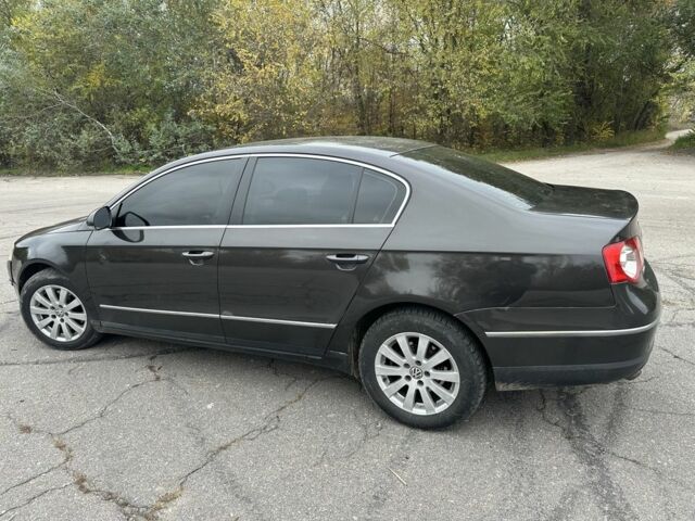 Коричневый Фольксваген Пассат, объемом двигателя 2 л и пробегом 300 тыс. км за 5400 $, фото 4 на Automoto.ua