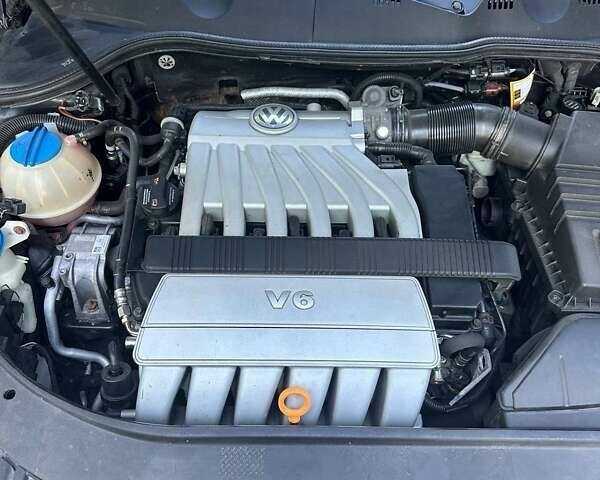 Коричневий Фольксваген Пассат, об'ємом двигуна 3.2 л та пробігом 197 тис. км за 6500 $, фото 7 на Automoto.ua