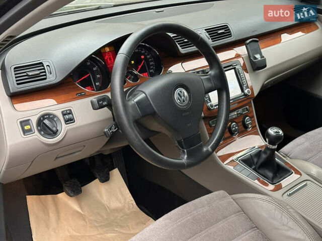 Коричневий Фольксваген Пассат, об'ємом двигуна 1.6 л та пробігом 270 тис. км за 6200 $, фото 17 на Automoto.ua