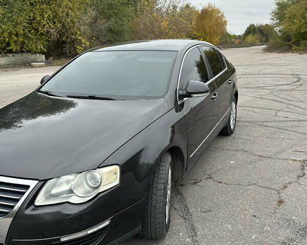 Коричневый Фольксваген Пассат, объемом двигателя 1.97 л и пробегом 300 тыс. км за 5400 $, фото 4 на Automoto.ua