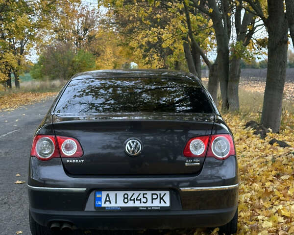 Коричневый Фольксваген Пассат, объемом двигателя 1.97 л и пробегом 300 тыс. км за 5400 $, фото 1 на Automoto.ua