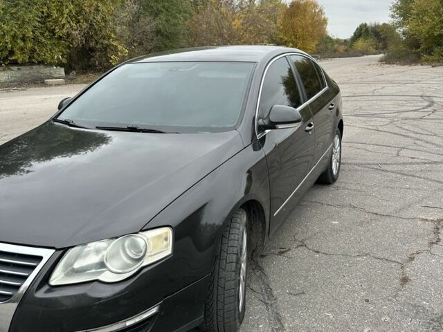 Коричневый Фольксваген Пассат, объемом двигателя 2 л и пробегом 300 тыс. км за 5400 $, фото 5 на Automoto.ua