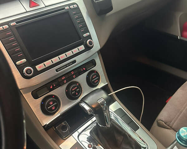 Коричневий Фольксваген Пассат, об'ємом двигуна 1.97 л та пробігом 227 тис. км за 7990 $, фото 10 на Automoto.ua