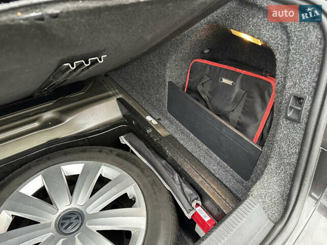 Коричневий Фольксваген Пассат, об'ємом двигуна 1.6 л та пробігом 270 тис. км за 6200 $, фото 33 на Automoto.ua