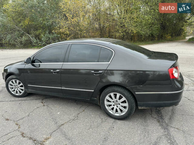 Коричневый Фольксваген Пассат, объемом двигателя 1.97 л и пробегом 300 тыс. км за 5400 $, фото 3 на Automoto.ua