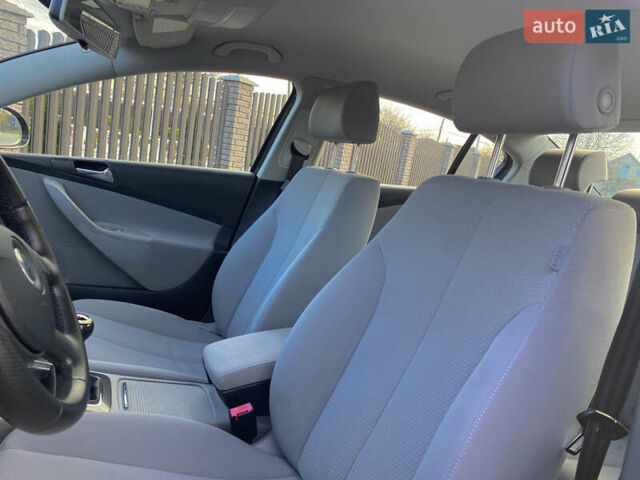 Коричневый Фольксваген Пассат, объемом двигателя 1.6 л и пробегом 178 тыс. км за 6300 $, фото 9 на Automoto.ua