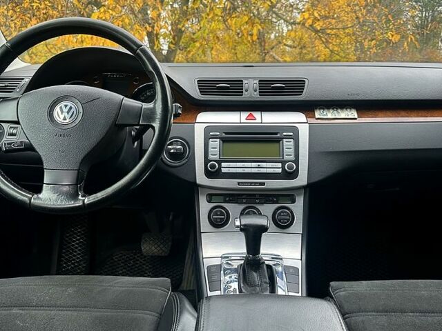 Коричневый Фольксваген Пассат, объемом двигателя 2 л и пробегом 225 тыс. км за 5800 $, фото 2 на Automoto.ua