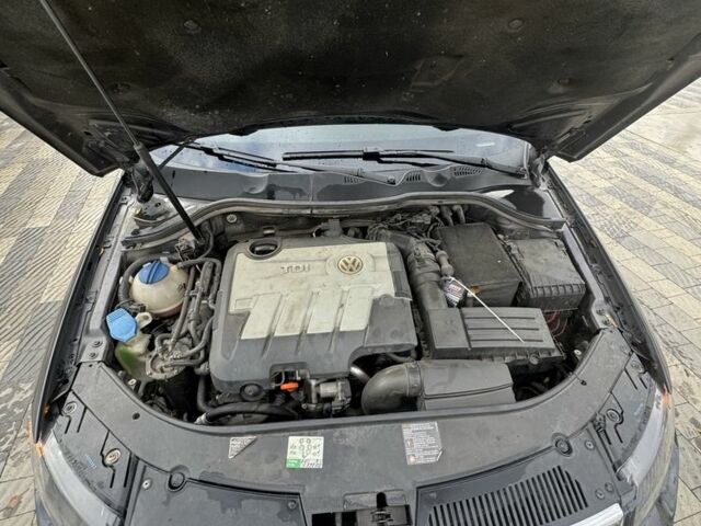 Коричневий Фольксваген Пассат, об'ємом двигуна 2 л та пробігом 193 тис. км за 5600 $, фото 5 на Automoto.ua