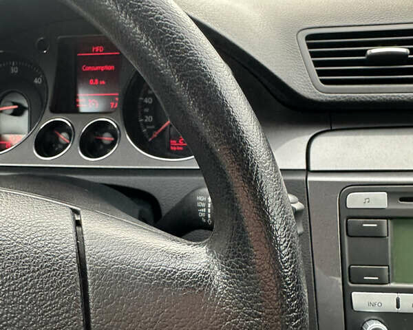 Коричневий Фольксваген Пассат, об'ємом двигуна 1.97 л та пробігом 244 тис. км за 8450 $, фото 43 на Automoto.ua