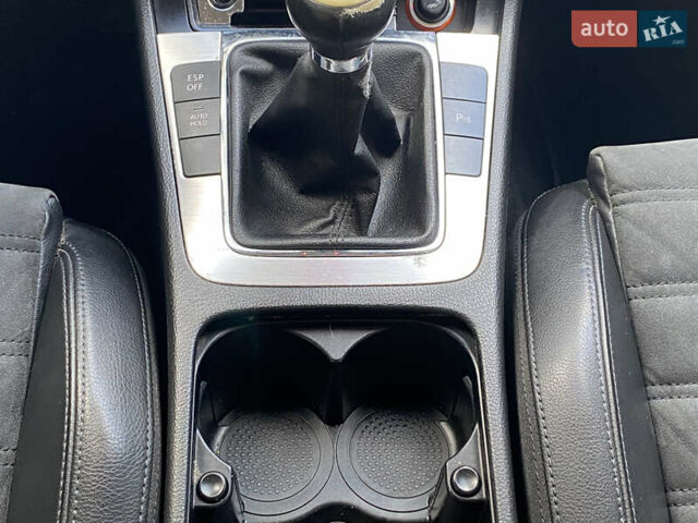 Коричневый Фольксваген Пассат, объемом двигателя 1.8 л и пробегом 210 тыс. км за 7200 $, фото 22 на Automoto.ua