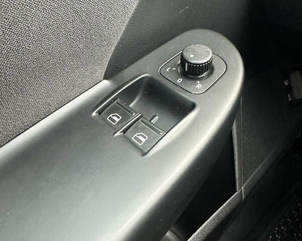 Коричневий Фольксваген Пассат, об'ємом двигуна 1.97 л та пробігом 244 тис. км за 8450 $, фото 56 на Automoto.ua