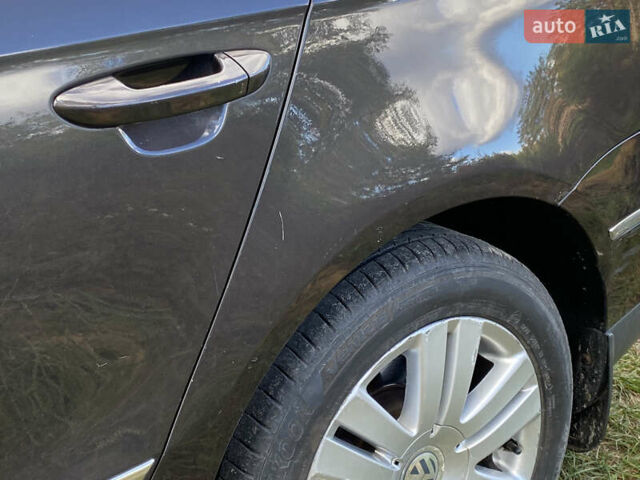 Коричневый Фольксваген Пассат, объемом двигателя 1.8 л и пробегом 210 тыс. км за 7200 $, фото 14 на Automoto.ua