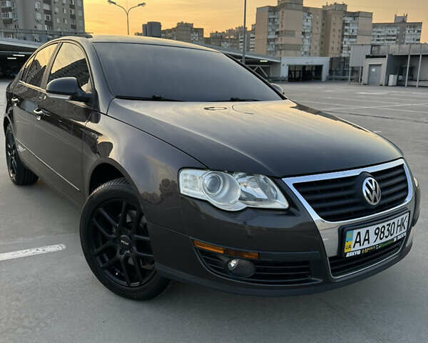 Коричневый Фольксваген Пассат, объемом двигателя 1.8 л и пробегом 80 тыс. км за 10000 $, фото 4 на Automoto.ua