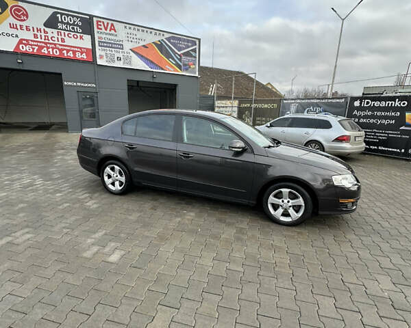 Коричневий Фольксваген Пассат, об'ємом двигуна 1.97 л та пробігом 244 тис. км за 8450 $, фото 8 на Automoto.ua