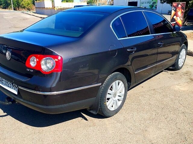 Коричневый Фольксваген Пассат, объемом двигателя 2 л и пробегом 399 тыс. км за 6500 $, фото 2 на Automoto.ua