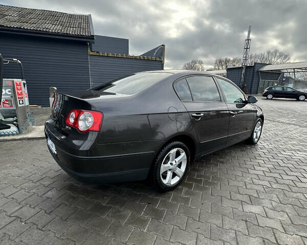 Коричневий Фольксваген Пассат, об'ємом двигуна 1.97 л та пробігом 244 тис. км за 8450 $, фото 14 на Automoto.ua