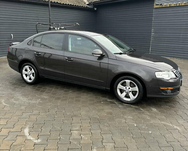 Коричневий Фольксваген Пассат, об'ємом двигуна 1.97 л та пробігом 244 тис. км за 8450 $, фото 20 на Automoto.ua