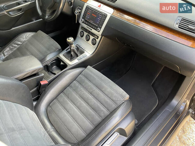 Коричневый Фольксваген Пассат, объемом двигателя 1.8 л и пробегом 210 тыс. км за 7200 $, фото 31 на Automoto.ua