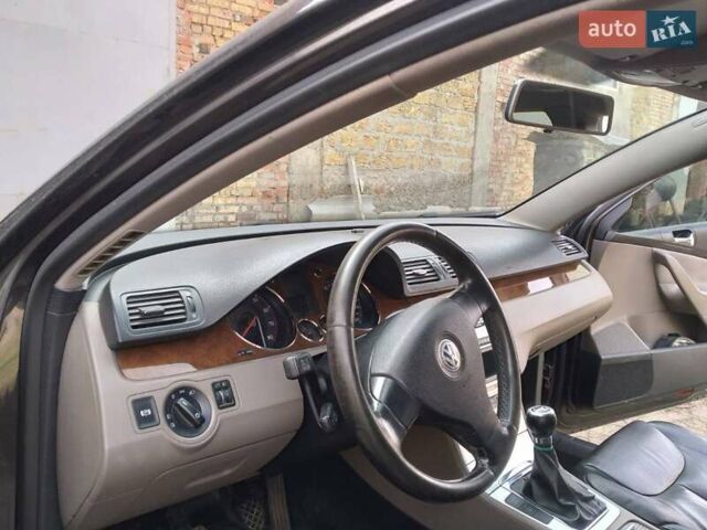 Коричневий Фольксваген Пассат, об'ємом двигуна 1.78 л та пробігом 249 тис. км за 6900 $, фото 3 на Automoto.ua