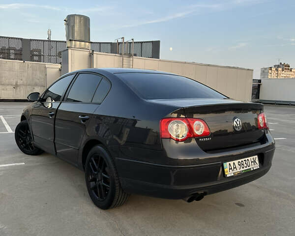 Коричневый Фольксваген Пассат, объемом двигателя 1.8 л и пробегом 80 тыс. км за 10000 $, фото 2 на Automoto.ua