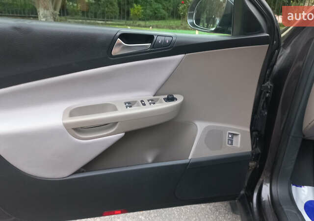 Коричневый Фольксваген Пассат, объемом двигателя 1.98 л и пробегом 308 тыс. км за 6900 $, фото 4 на Automoto.ua