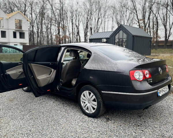 Коричневий Фольксваген Пассат, об'ємом двигуна 1.8 л та пробігом 245 тис. км за 8100 $, фото 3 на Automoto.ua