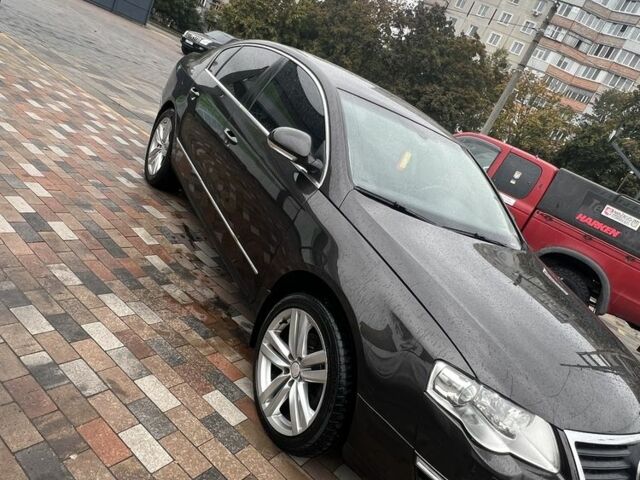 Коричневый Фольксваген Пассат, объемом двигателя 2 л и пробегом 157 тыс. км за 8500 $, фото 2 на Automoto.ua