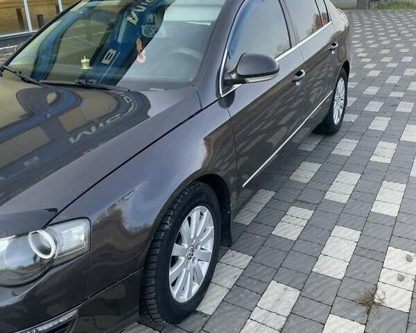 Коричневый Фольксваген Пассат, объемом двигателя 1.97 л и пробегом 250 тыс. км за 6900 $, фото 3 на Automoto.ua