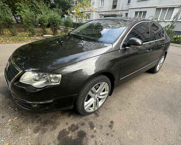 Коричневый Фольксваген Пассат, объемом двигателя 1.97 л и пробегом 158 тыс. км за 8500 $, фото 4 на Automoto.ua