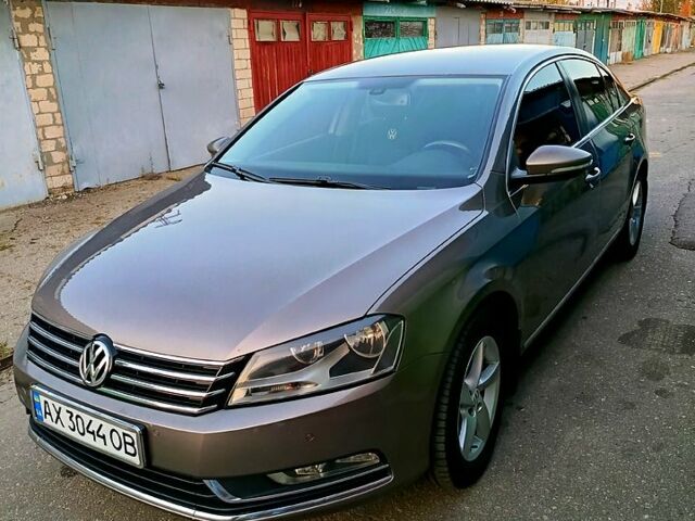 Коричневый Фольксваген Пассат, объемом двигателя 1.8 л и пробегом 182 тыс. км за 10800 $, фото 2 на Automoto.ua