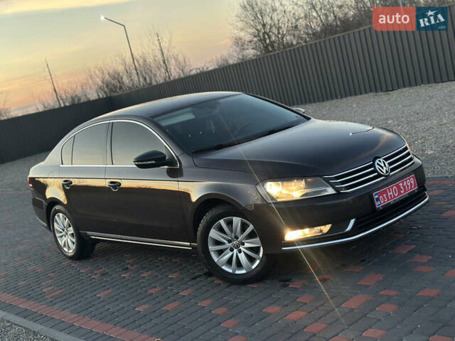 Коричневый Фольксваген Пассат, объемом двигателя 1.39 л и пробегом 215 тыс. км за 10500 $, фото 1 на Automoto.ua